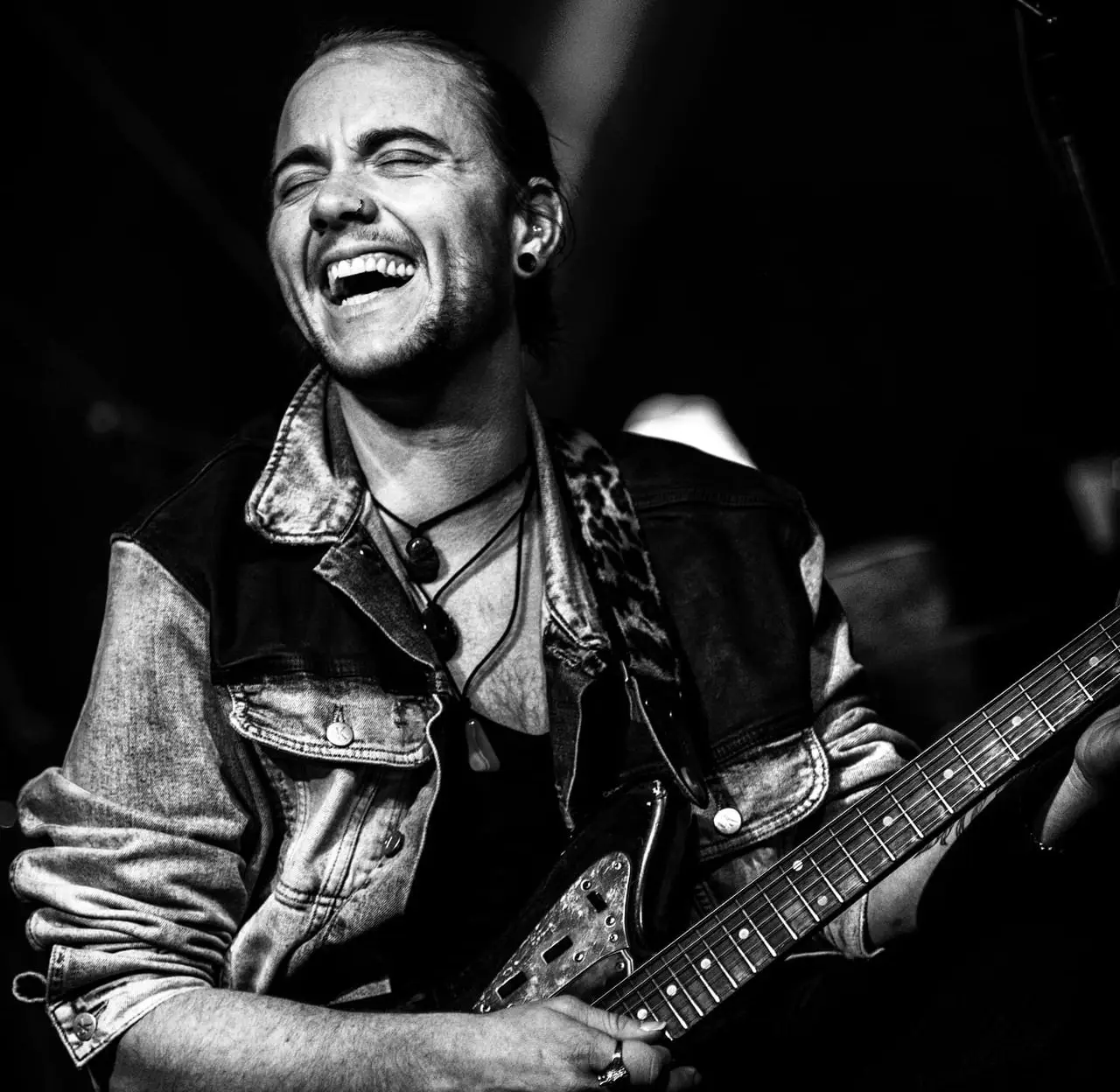 Coming Out Day in Veluvine met muziek van Sem Jansen