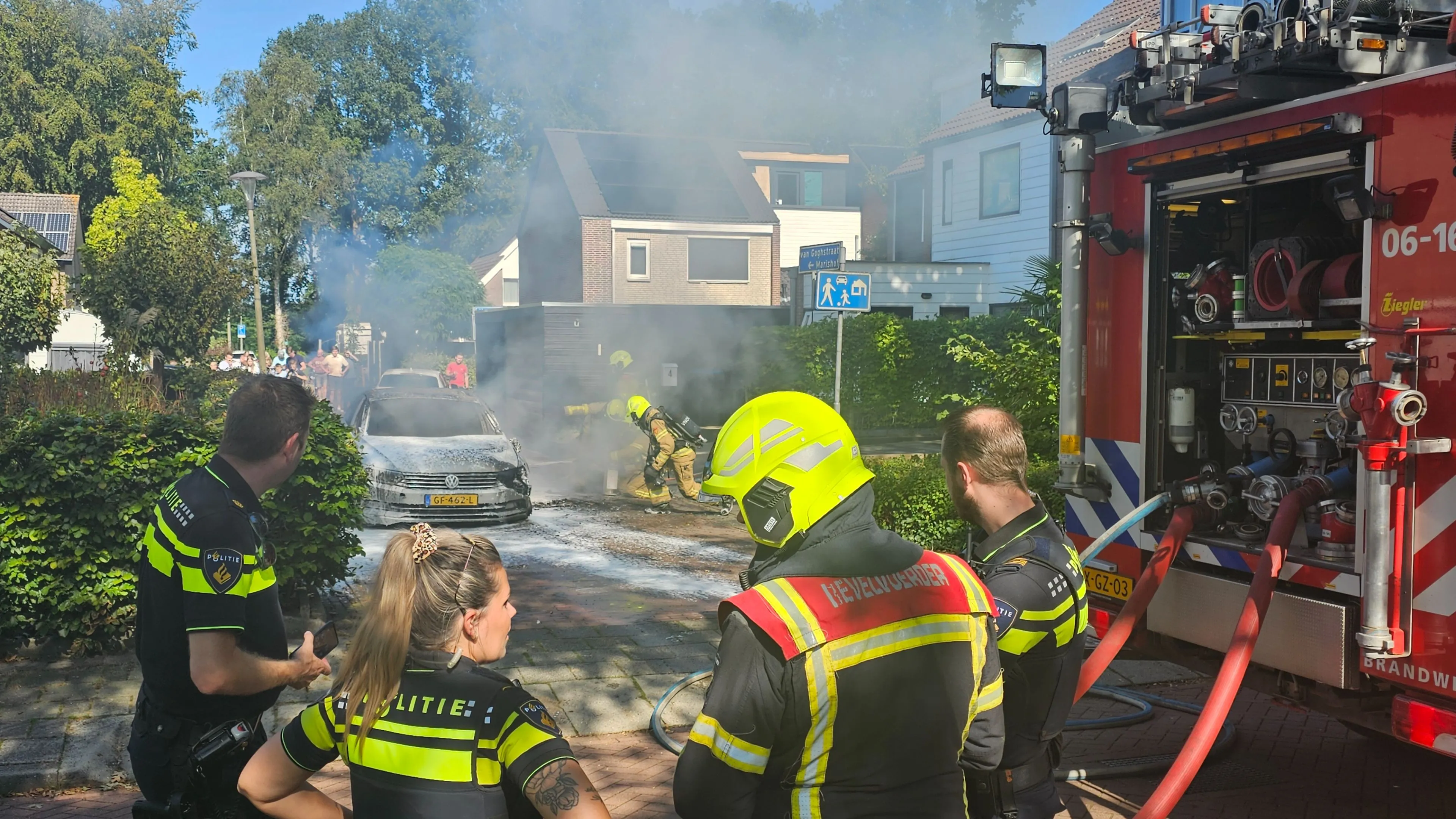 Autobrand in Nunspeet zorgt voor flink wat schade