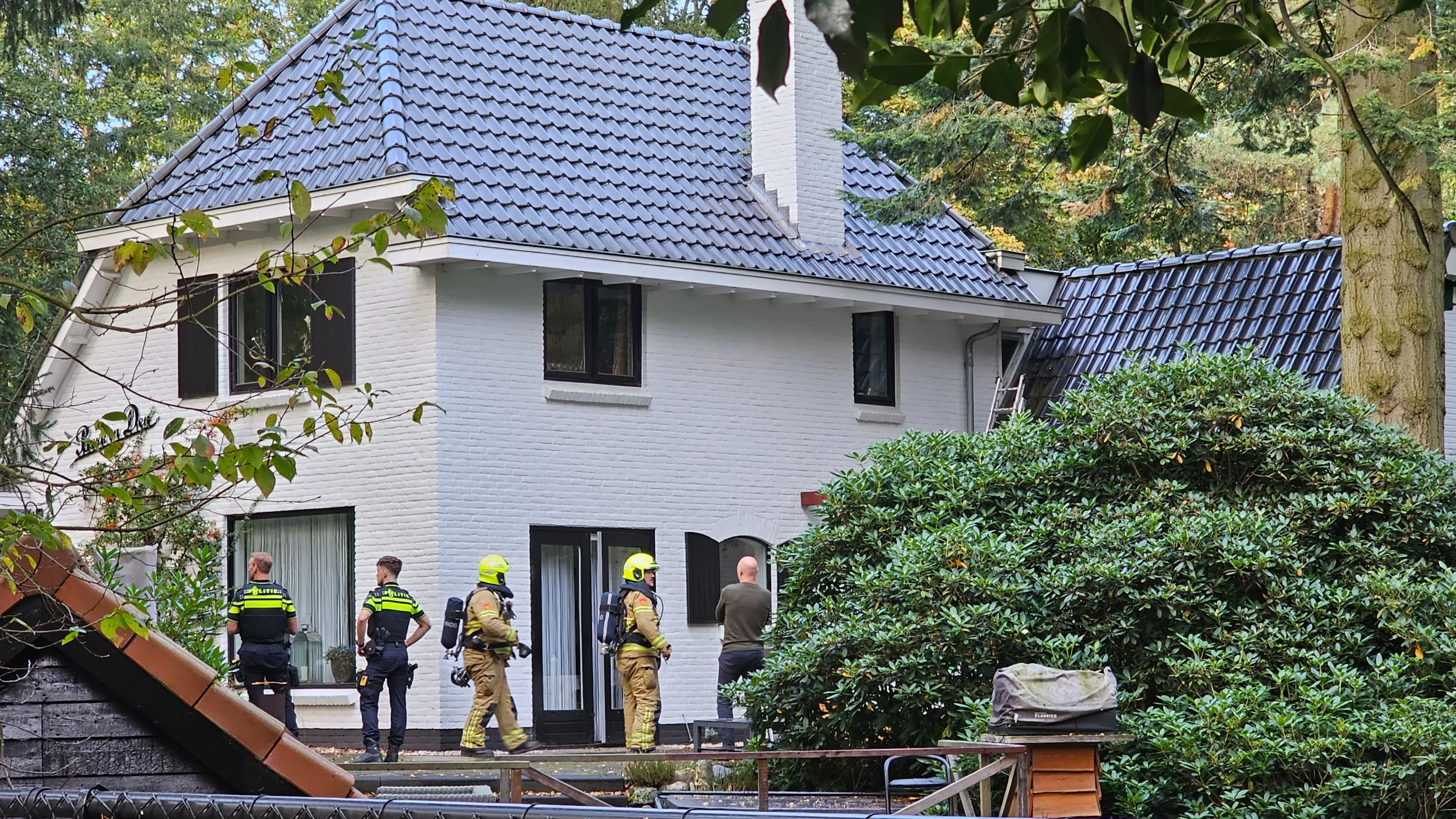 Schoorsteenbrand in Nunspeet snel onder controle