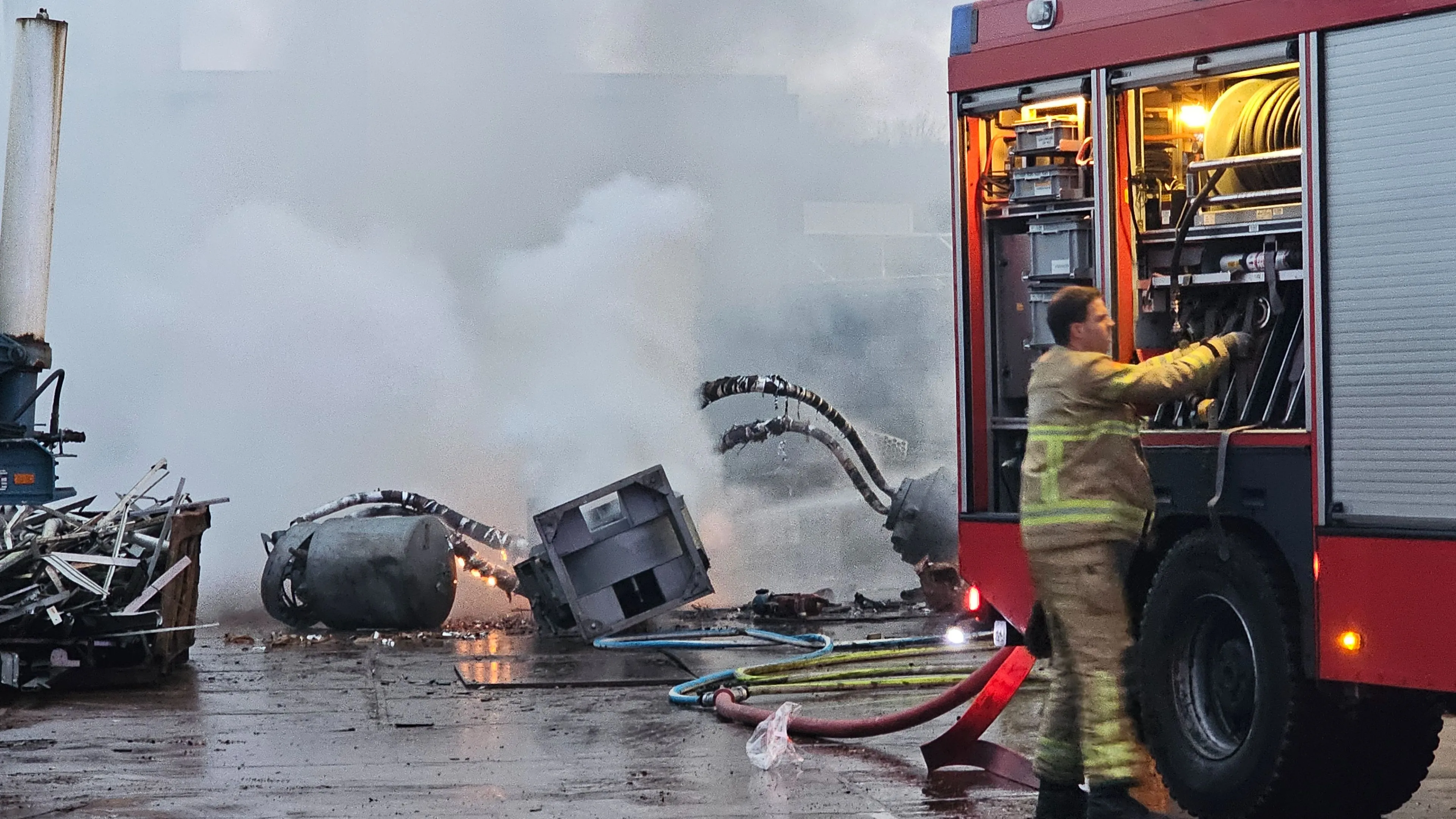 Brand bij oud ijzerbedrijf in Nunspeet snel geblust