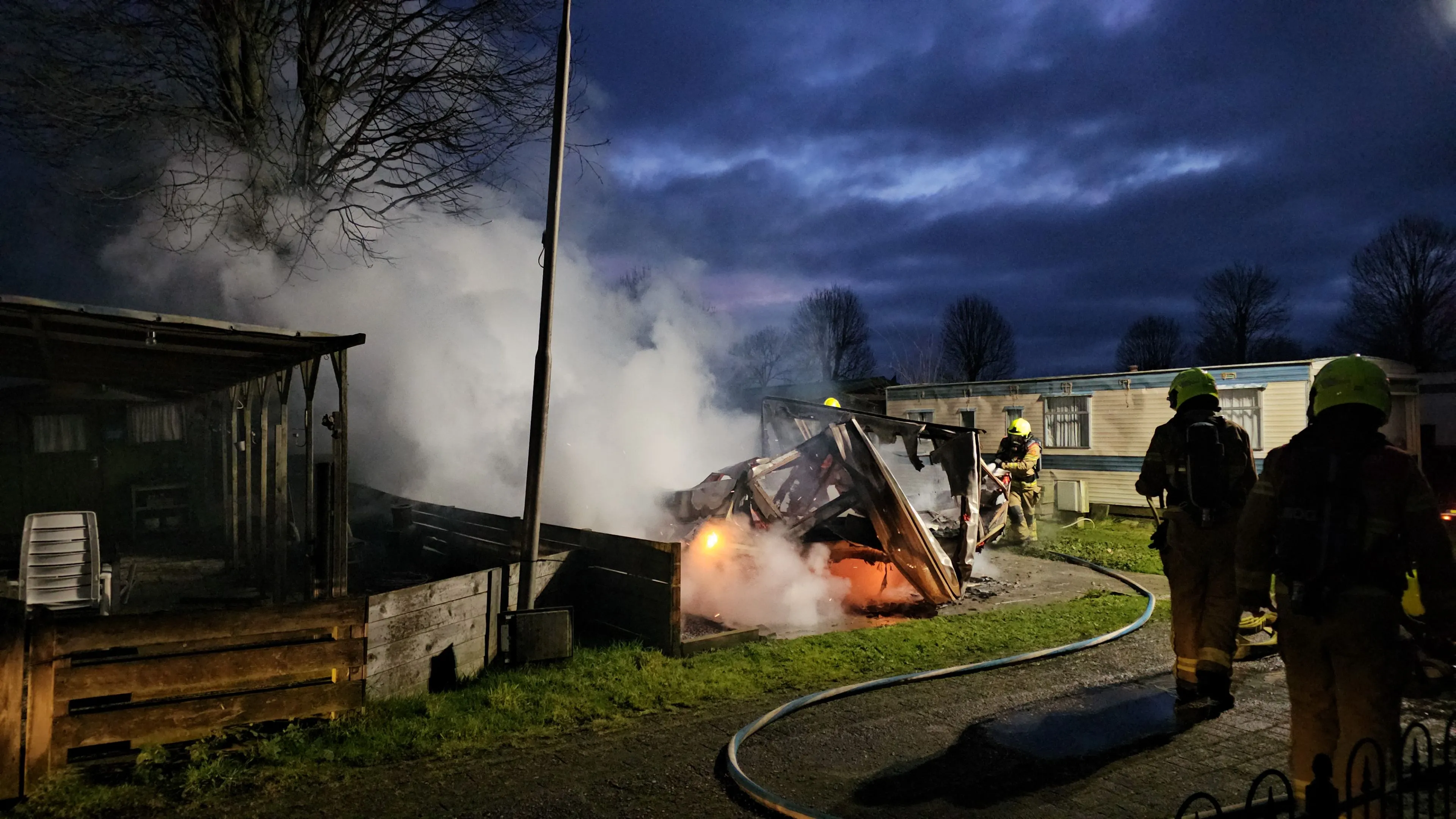 Caravanbrand op Polsmaten zorgt voor flinke schade