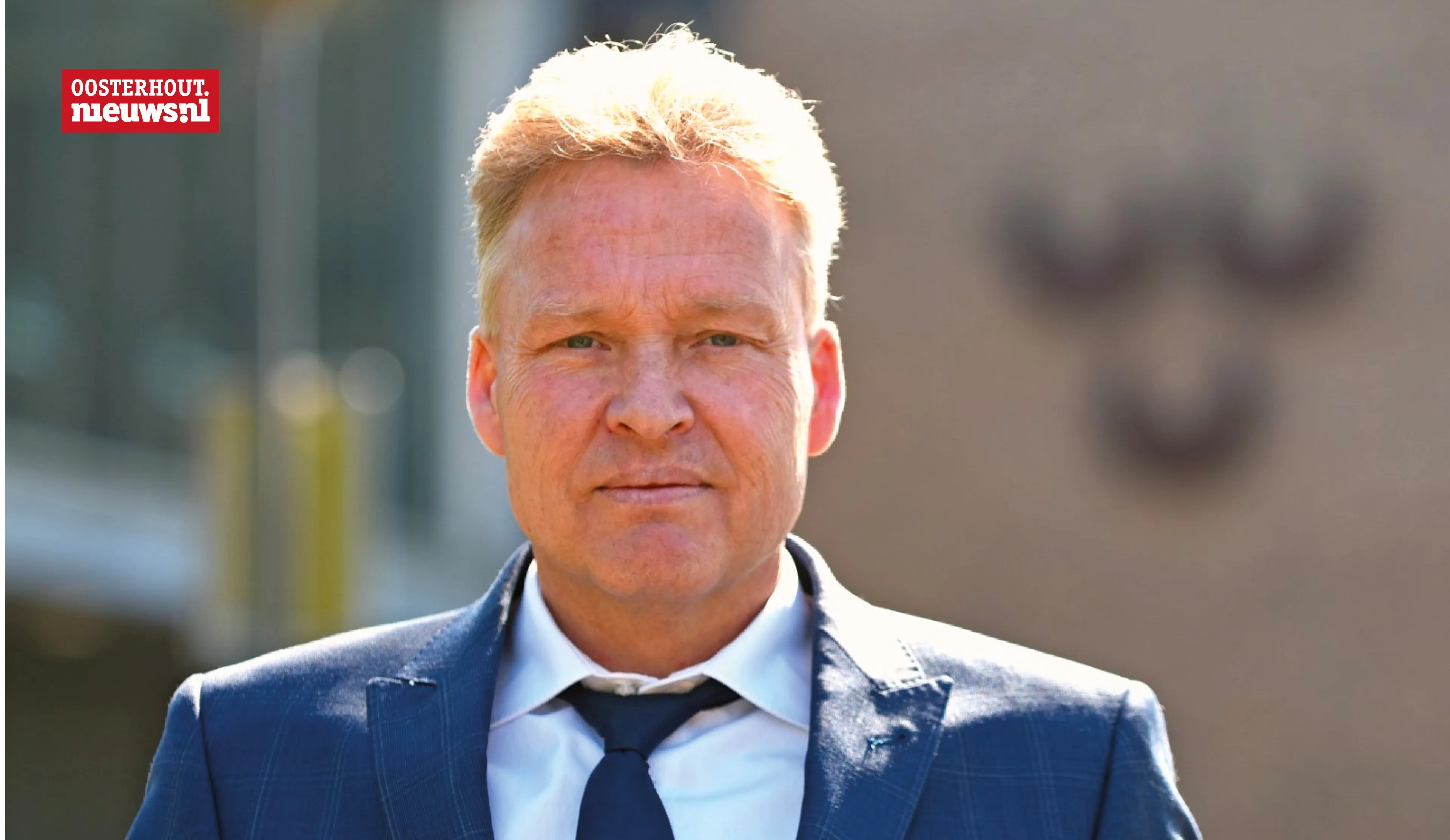 Oud-burgemeester Mark Buijs zwaargewond na val met fiets