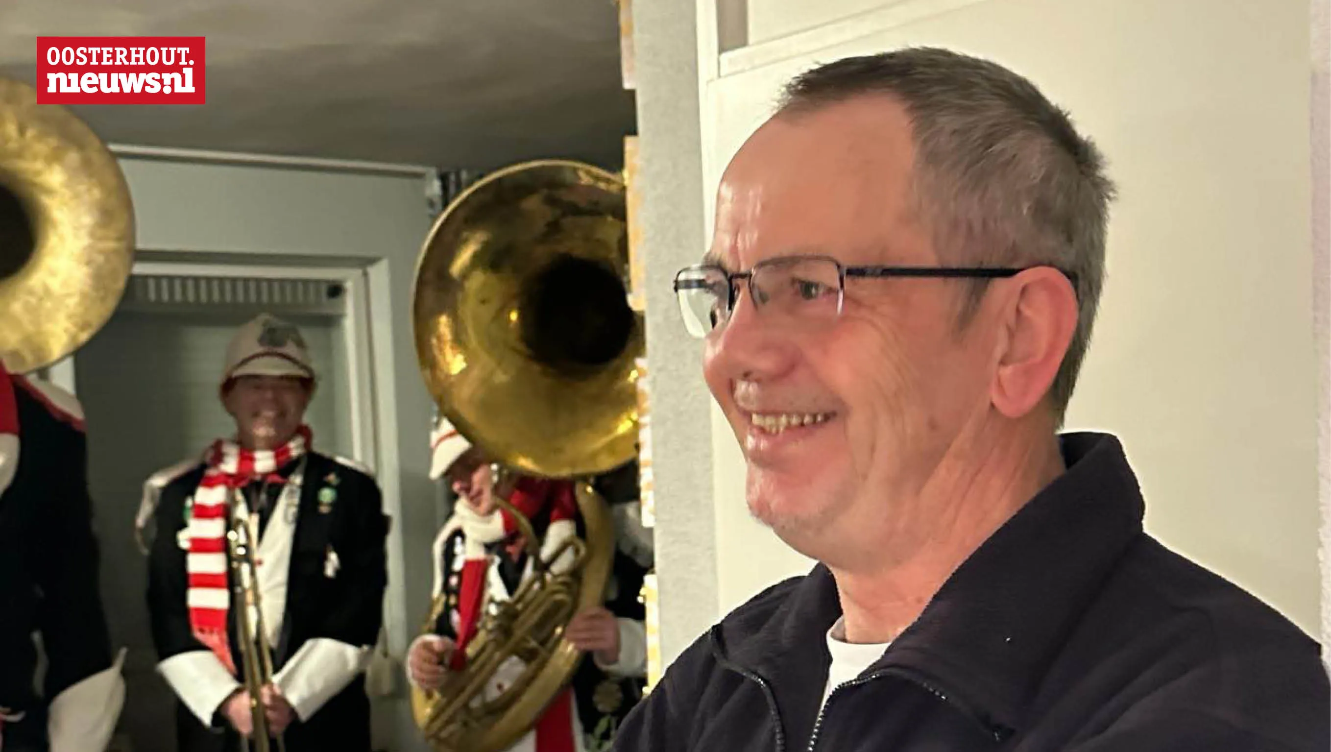 Theo Poortvliet ontvangt ’t In Zak en Askruis 2024