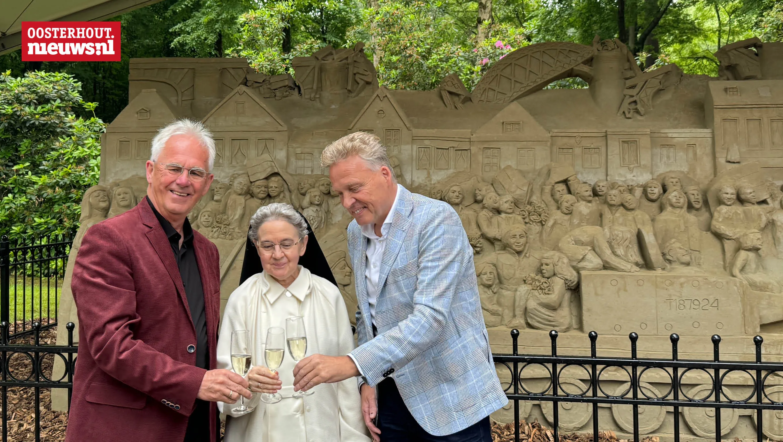 Expositie Zandsculpturen officieel geopend door burgemeester en priorin