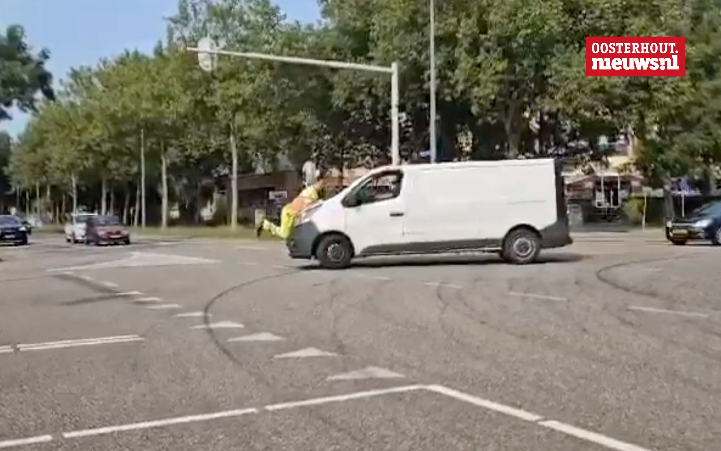 Filmpje over Oosterhoutse verkeersregelaar gaat viraal op Dumpert