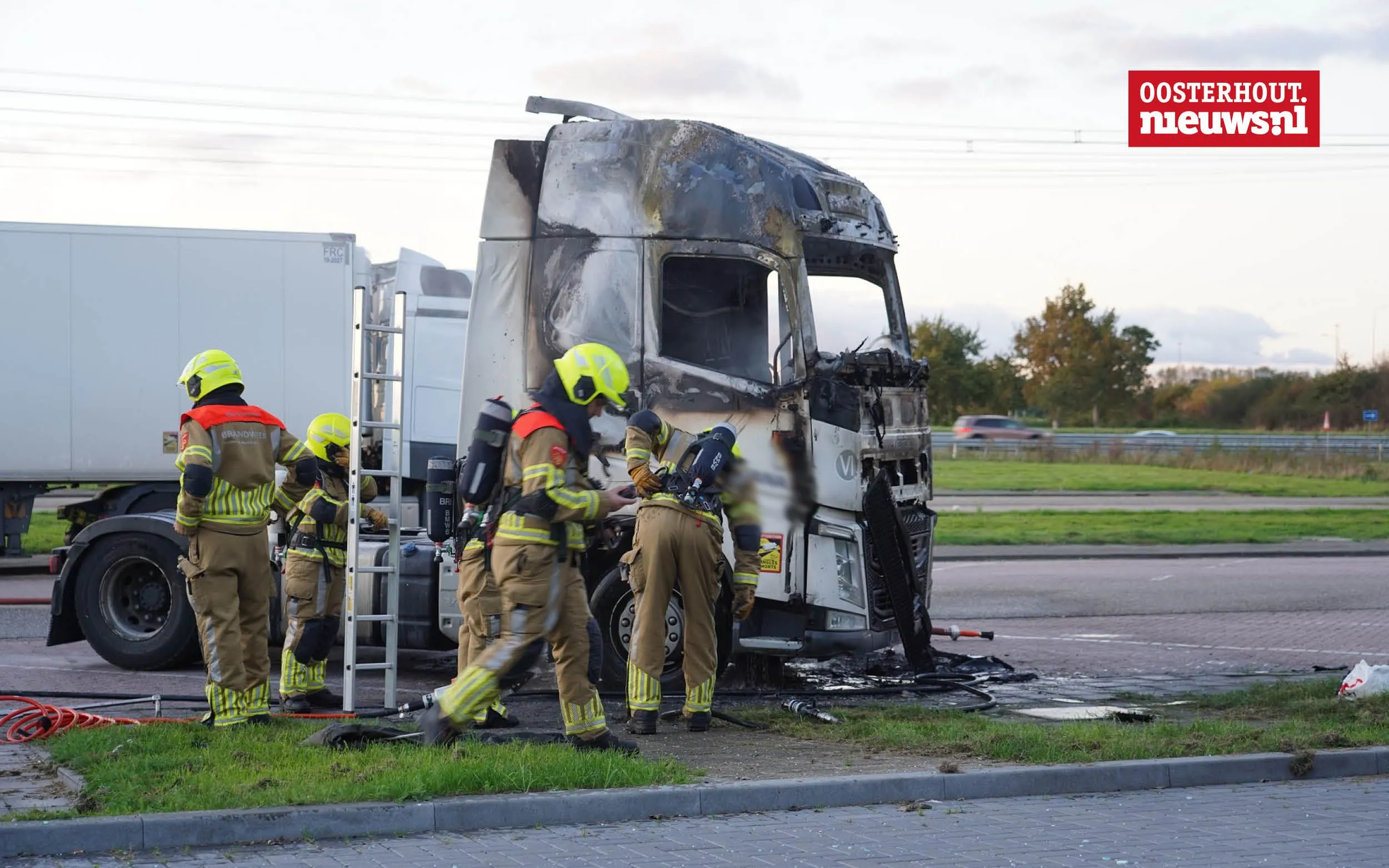 Vrachtwagenchauffeur gewond bij brand op parkeerplaats Hespelaar