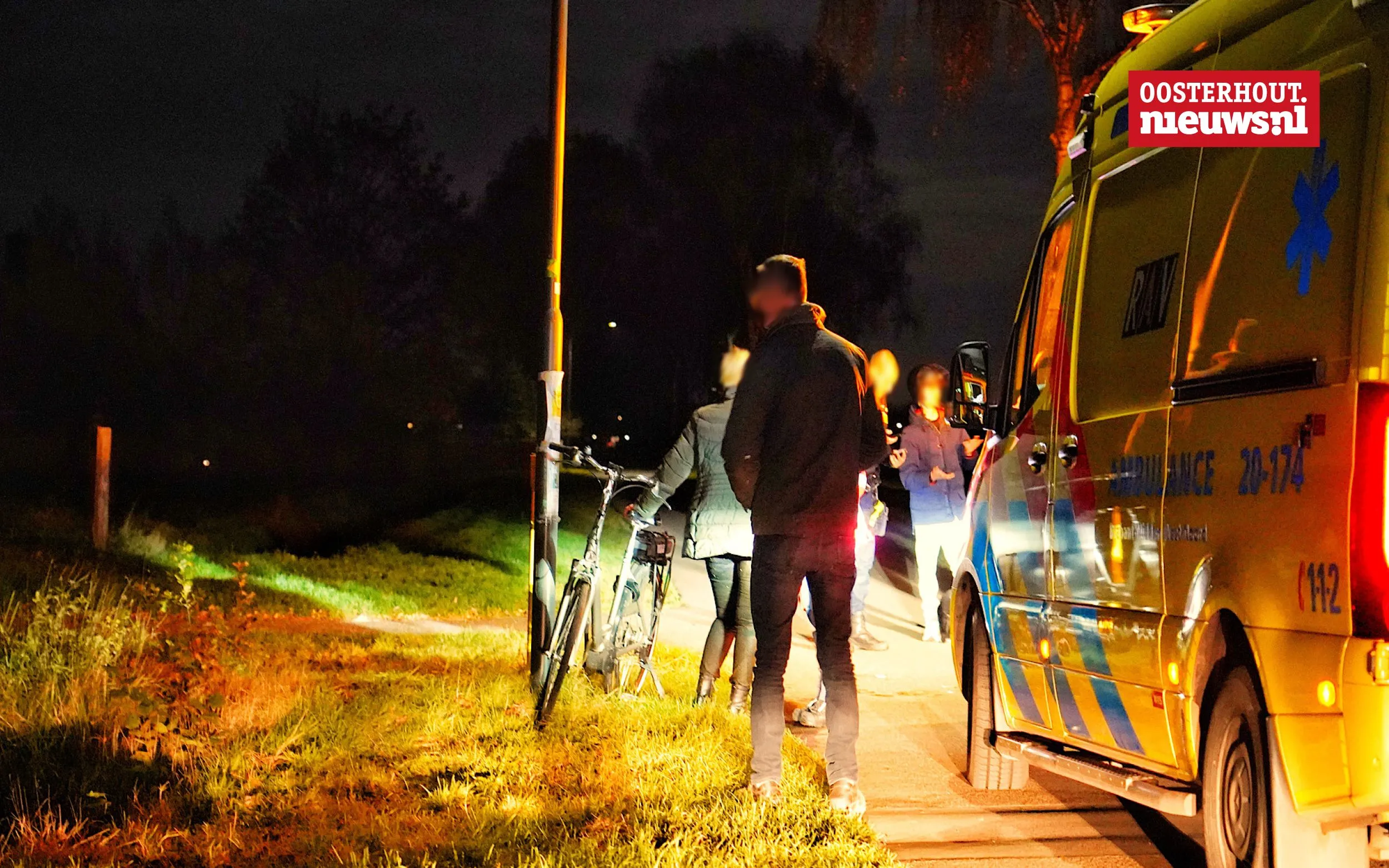 Fietser belandt in sloot aan het Kerkepad in Oosteind