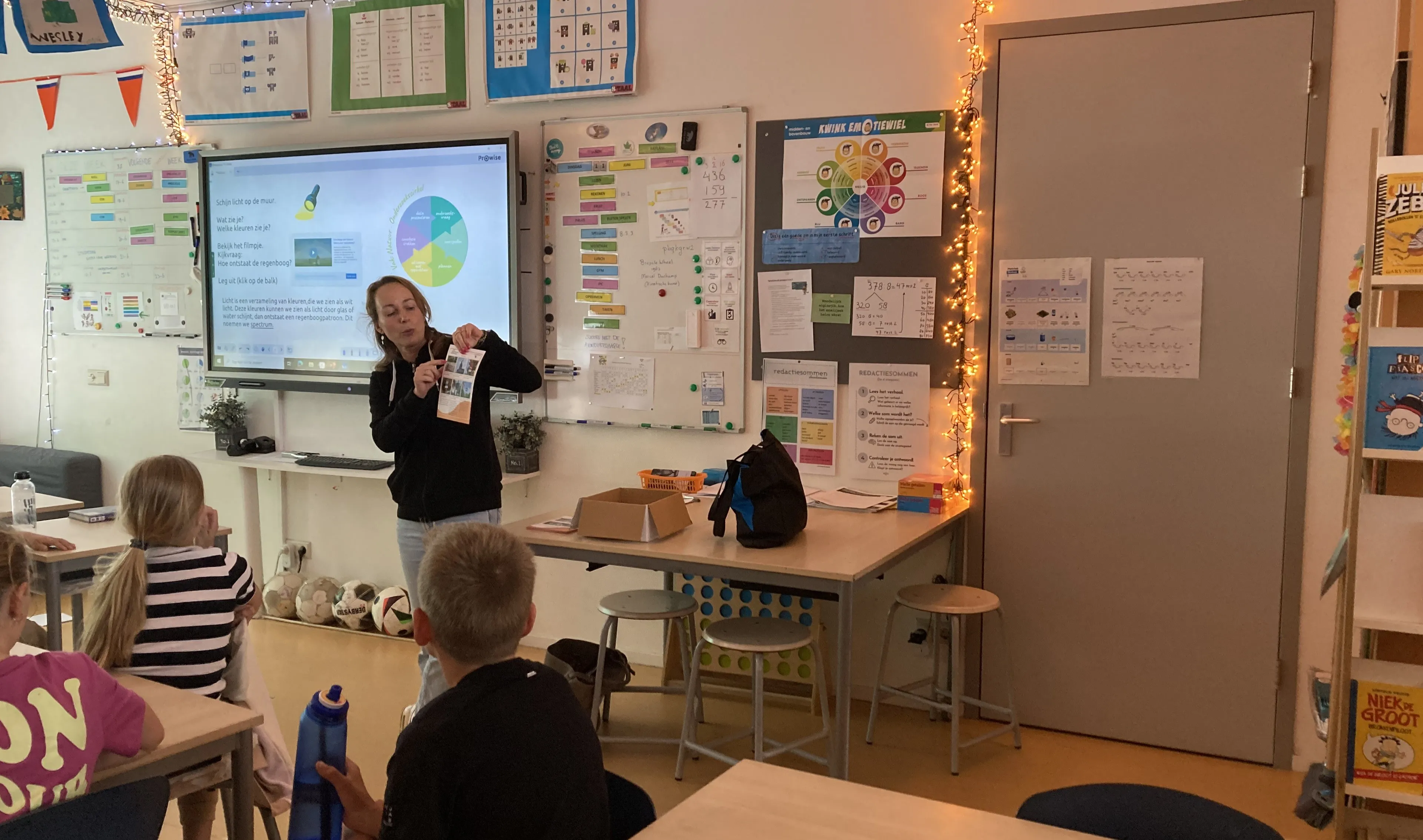 Bingokaarten uitgedeeld op basisschool De Esdoorn