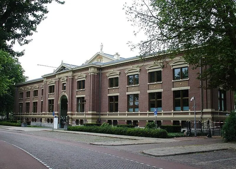 OM eist 6,5 jaar celstraf en bijna 70.000 euro terug voor drugslab Herveld