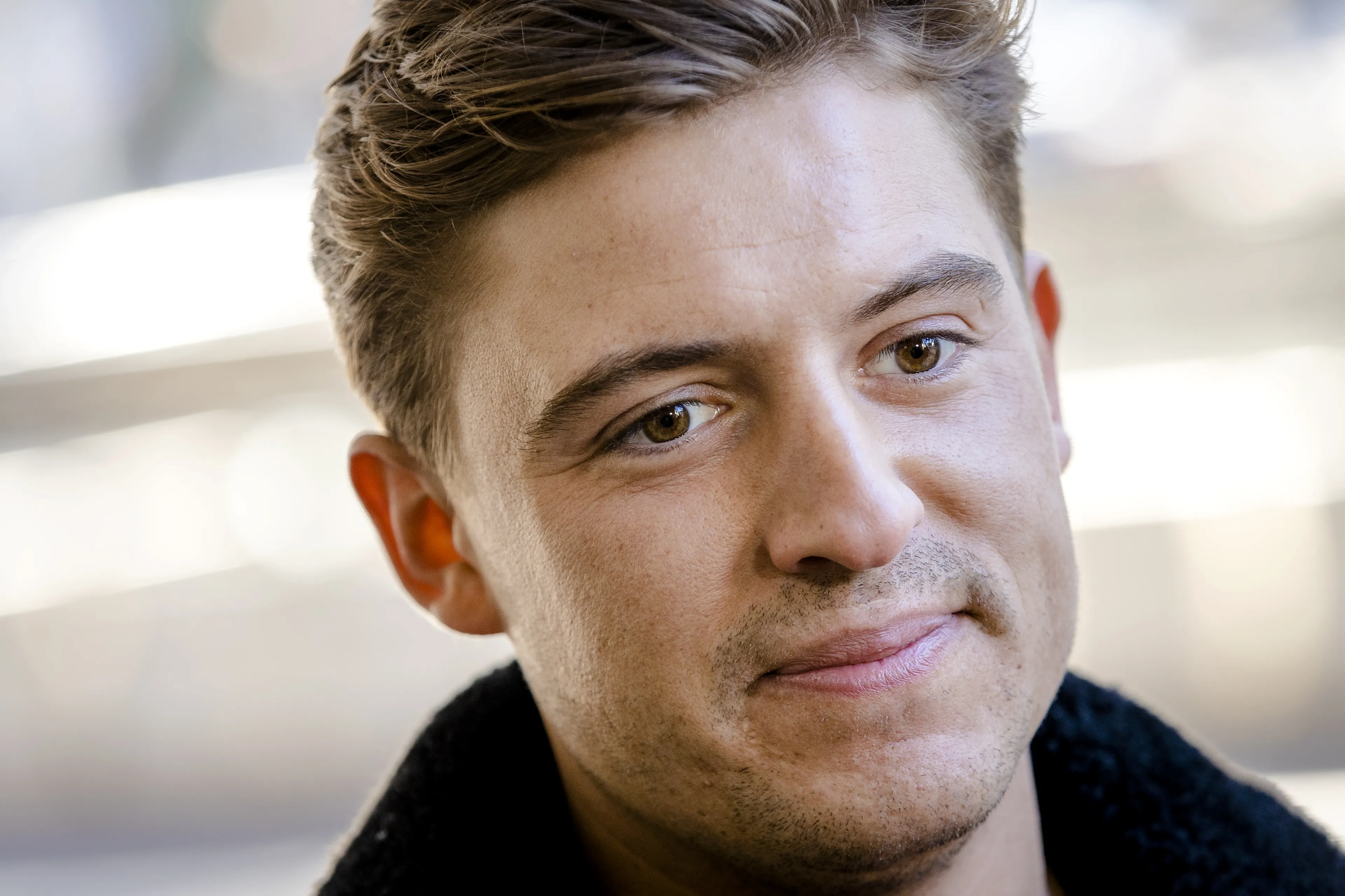 Lil Kleine deelt bizarre details over taakstraf: “Op begraafplaats...” (VIDEO)
