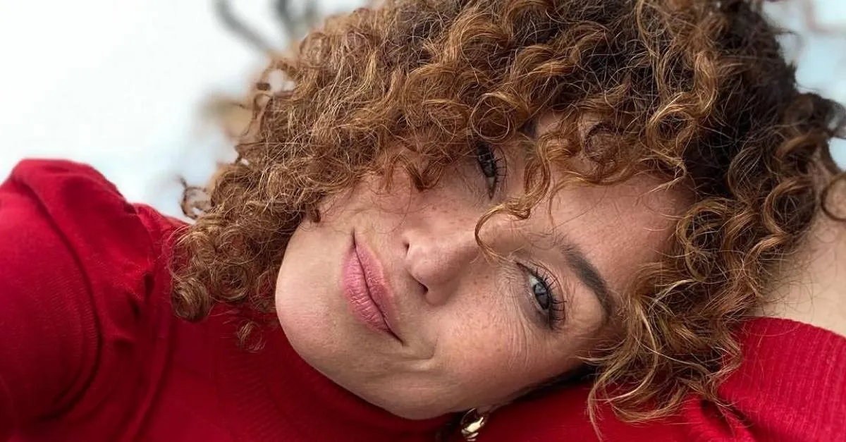 Katja Schuurman poseert in doorzichtige lingerie met banaan (FOTO)