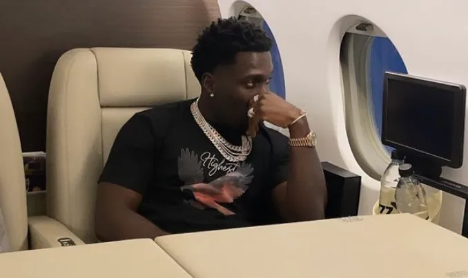 Frenna deelt video uit 2011 waarin hij als onbekende rapper voor Fresku rapt