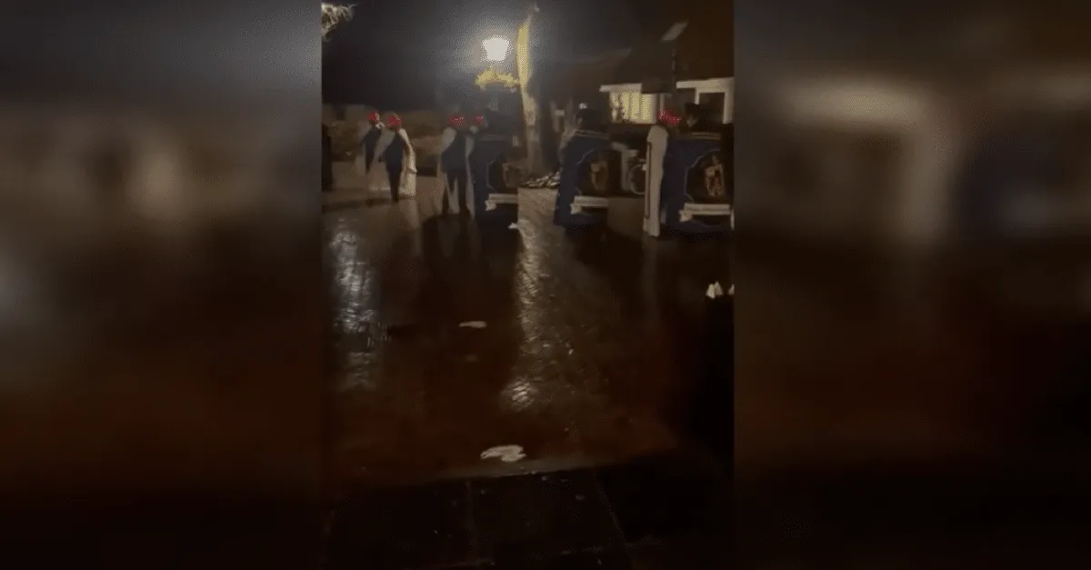 Ameland: Bizarre beelden uitgelekt van opmerkelijk 'Sunneklaas' feest: "Duivels" (VIDEO)