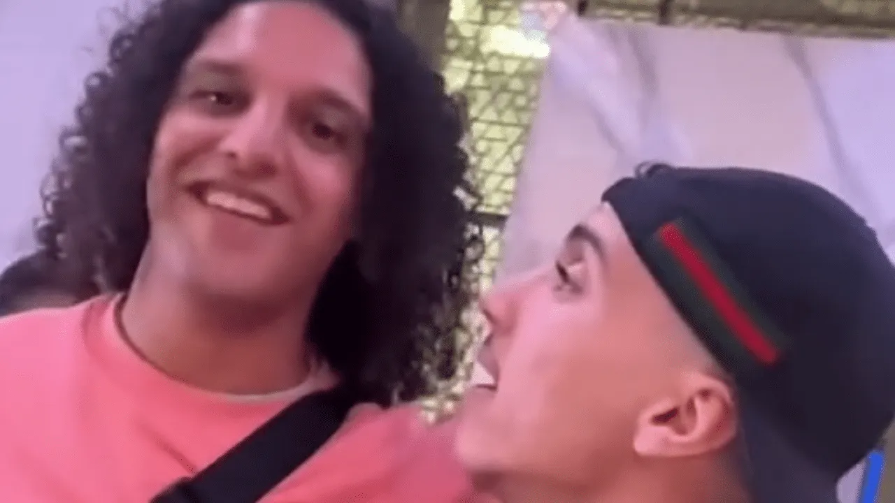 ZIEN: Influencer confronteert Ali B in Dubai: 'Heel Nederland is tegen jou!'