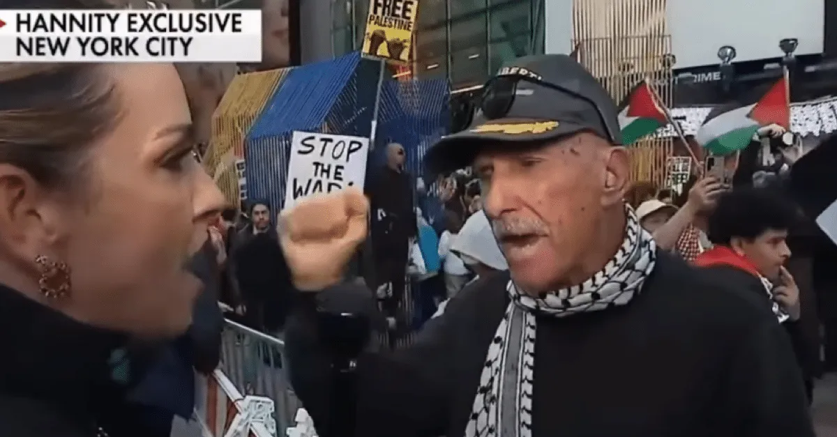 Pro-Palestina demonstrant flipt tegen journalist: "Je bent een vieze leugenaar!" (VIDEO)