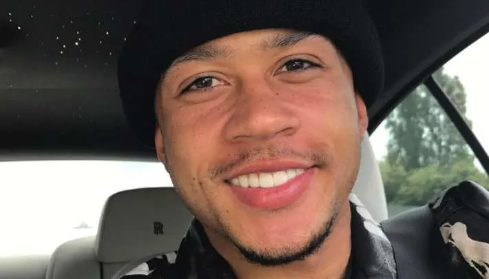 Depay cruiset met Frenkie de Jong's zoontje in een Ferrari! (FOTO)