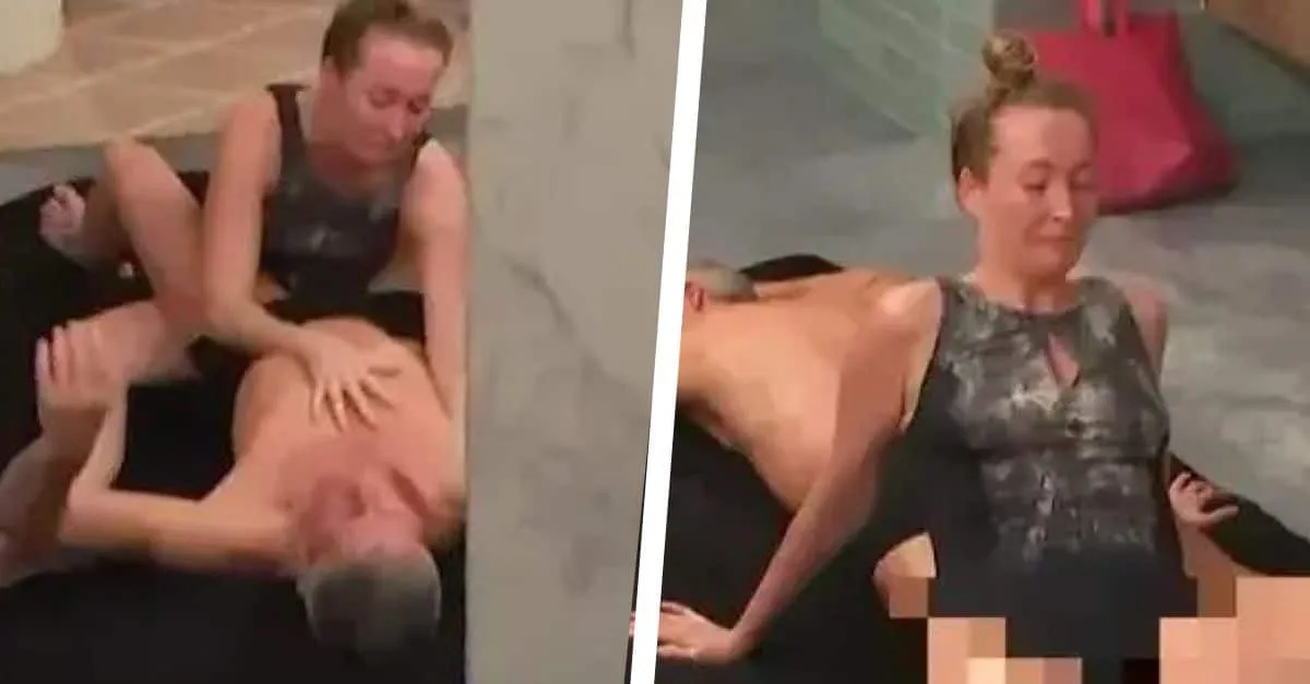 Anna geeft Sven opmerkelijke massage met achterwerk in Lang Leve de Liefde (VIDEO)