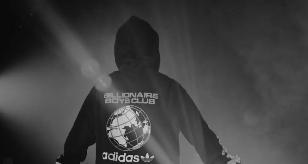 Burna Boy beschuldigd van vreemdgaan door dit topmodel...