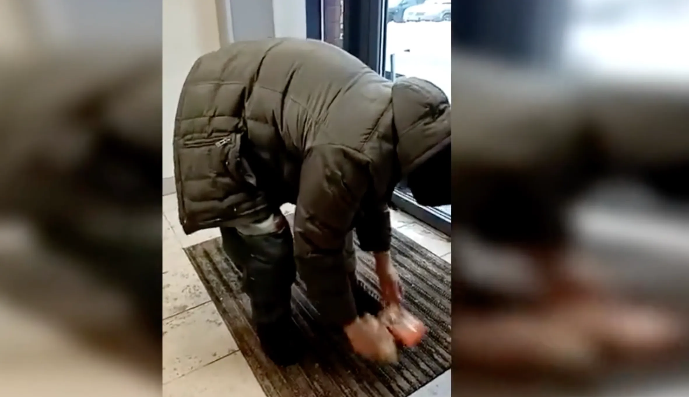 Dief wordt betrapt op het stelen van kaas en neemt wraak...