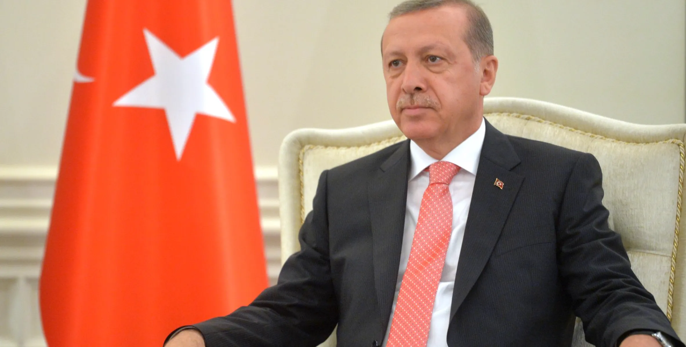 Turkse politie ontdekt bom die bedoelt was voor president Erdogan (FOTO'S)