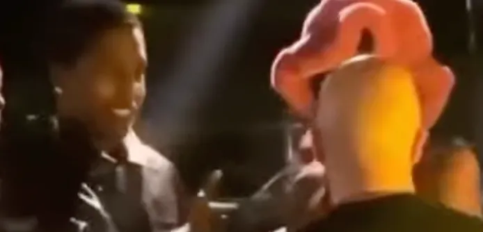 Bizar: Rihanna en A$AP Rocky komen club niet in zonder ID (VIDEO)