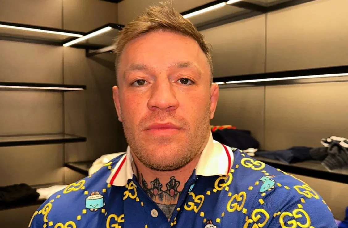 Conor McGregor beschuldigd van s*ksuele aanranding tijdens NBA-finale (VIDEO)