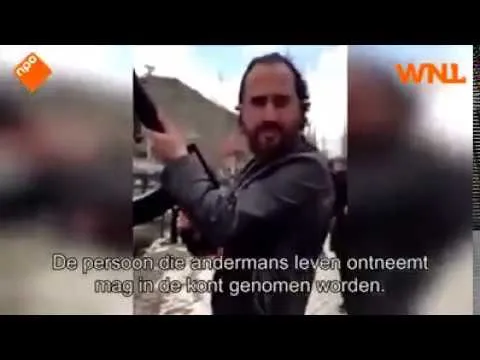 TV Fragment: Sait Cinar van Altijd Geslaagd is gevlucht naar het buitenland omdat de politie hem zoekt