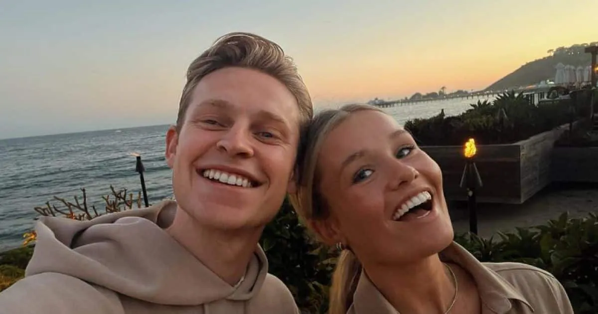 Frenkie de Jong en Mikky Kiemeny delen liefdevol moment met zoontje... (FOTO)
