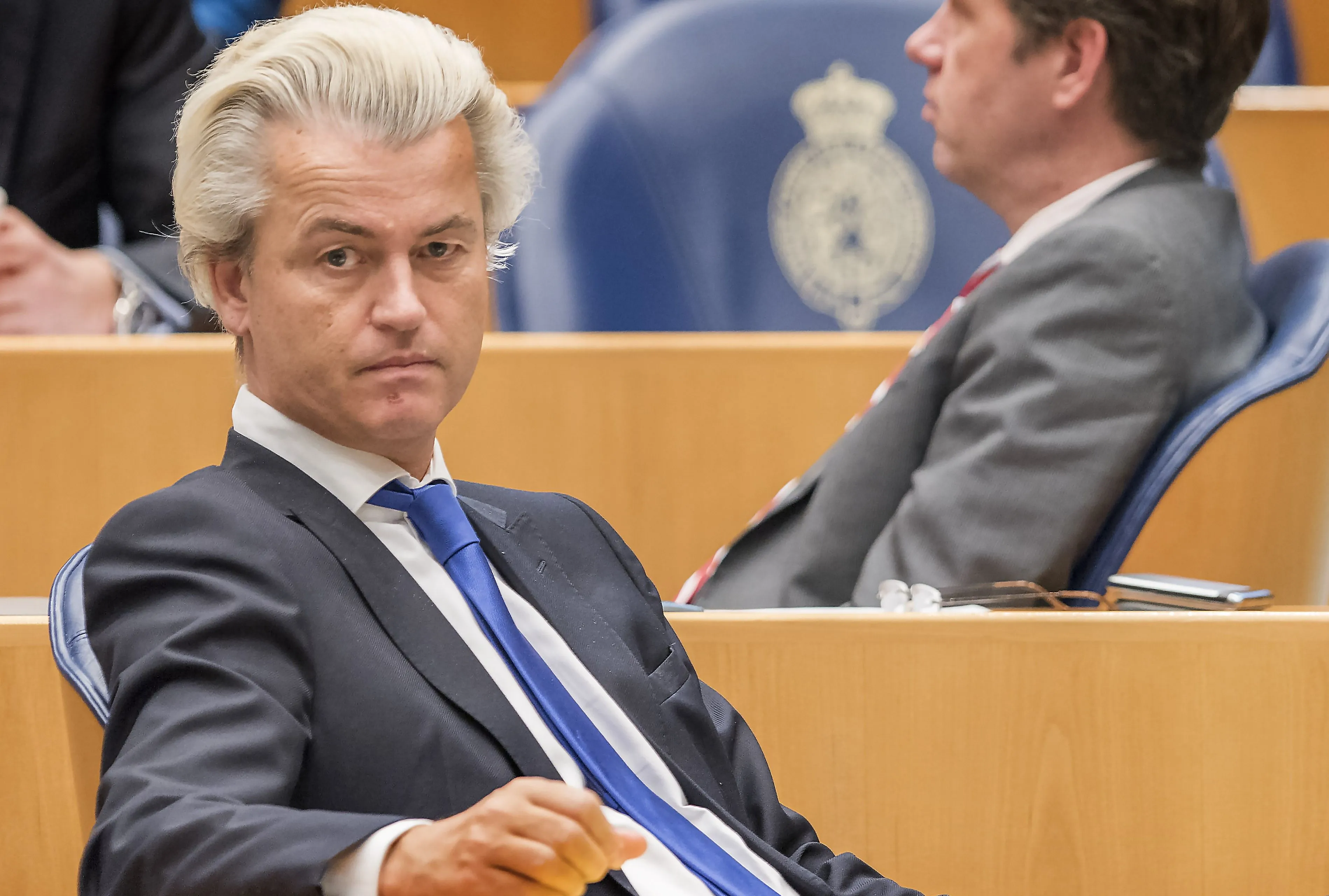 Politieke leiders reageren verbaasd op keuze Omtzigt: "Hij stuurde een appje..."(VIDEO)