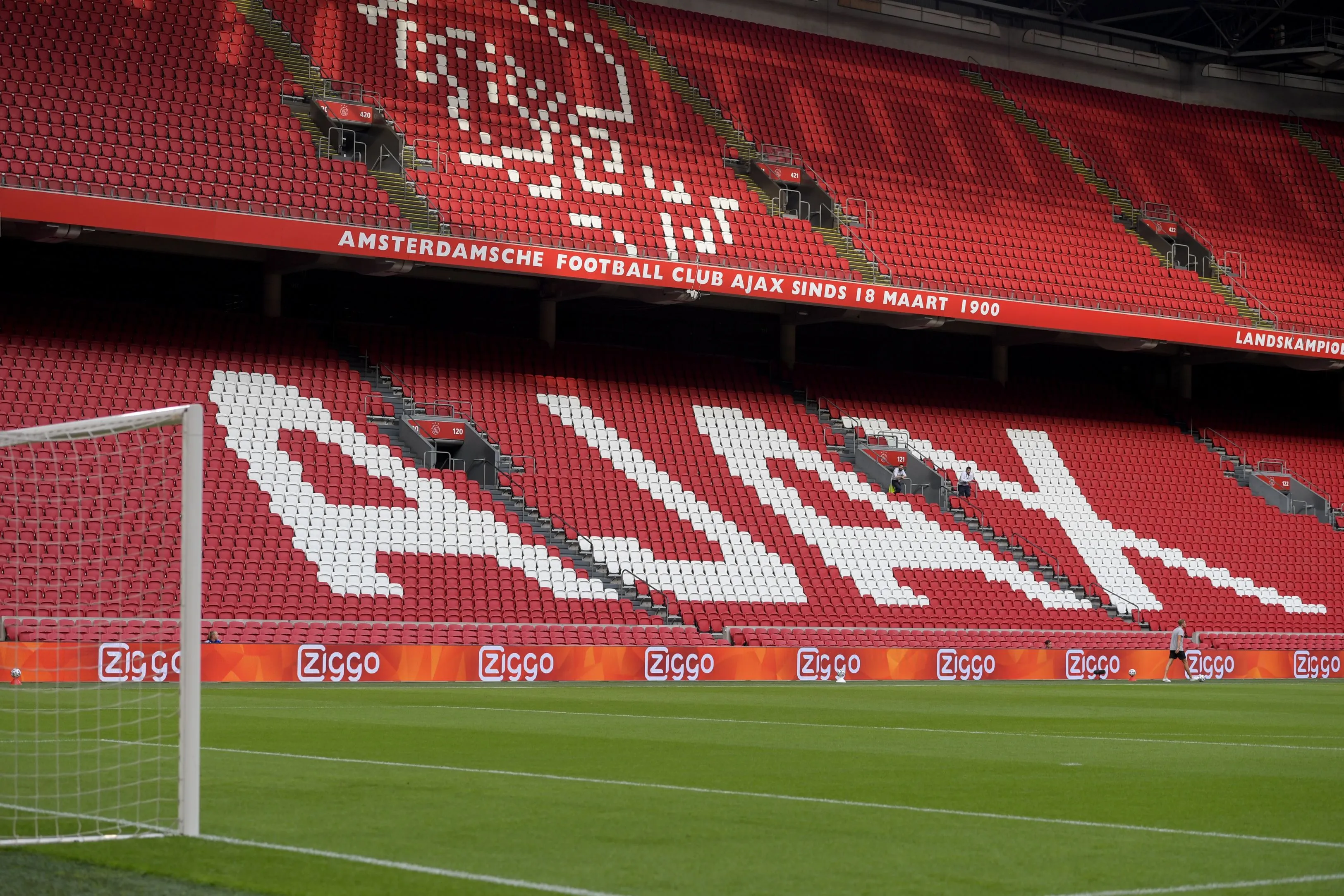 Nettowinst Ajax daalt van 76 naar 27 miljoen euro