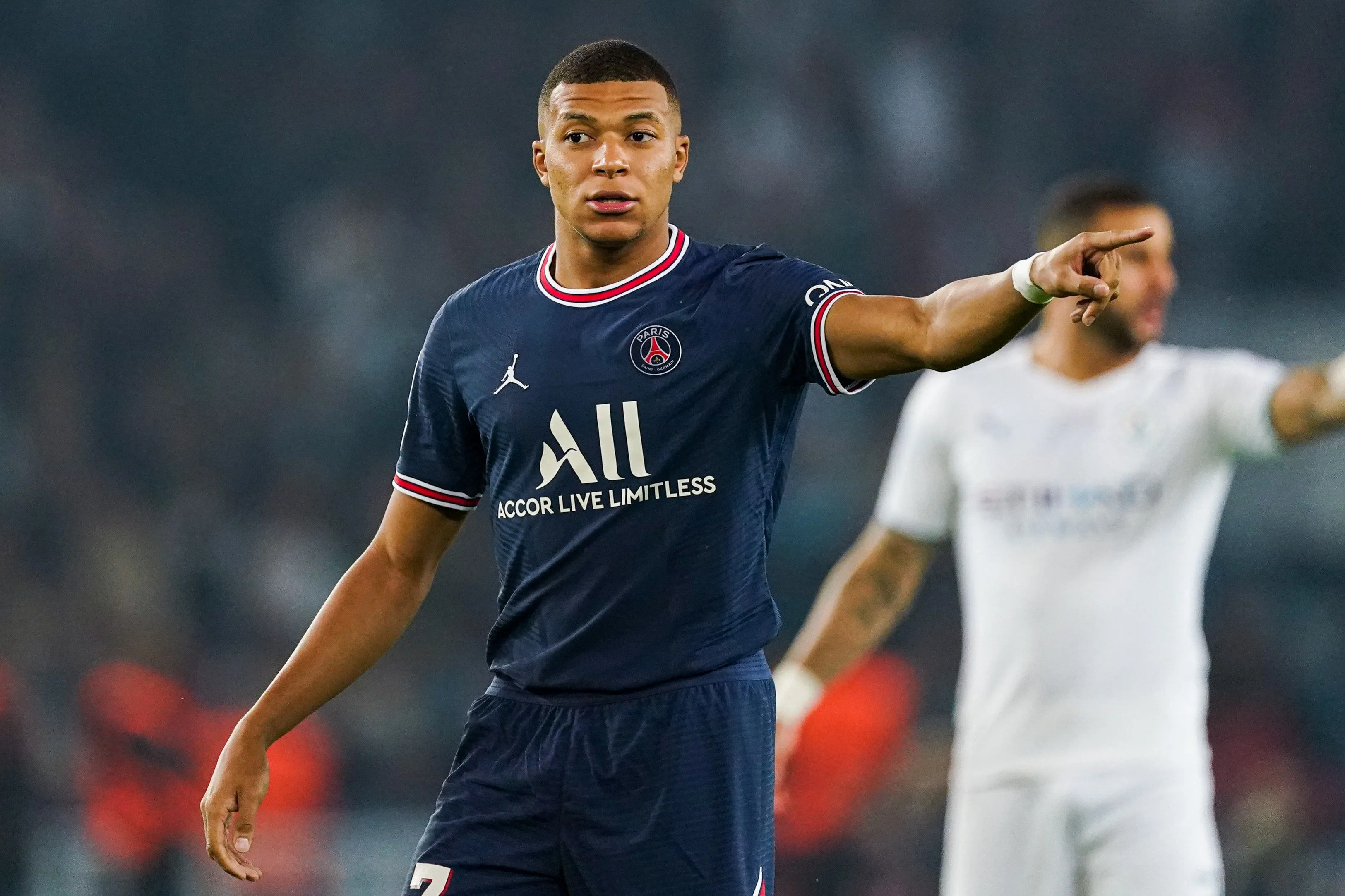 Spaanse krant meldt: Mbappé heeft nieuw contract getekend bij Real Madrid