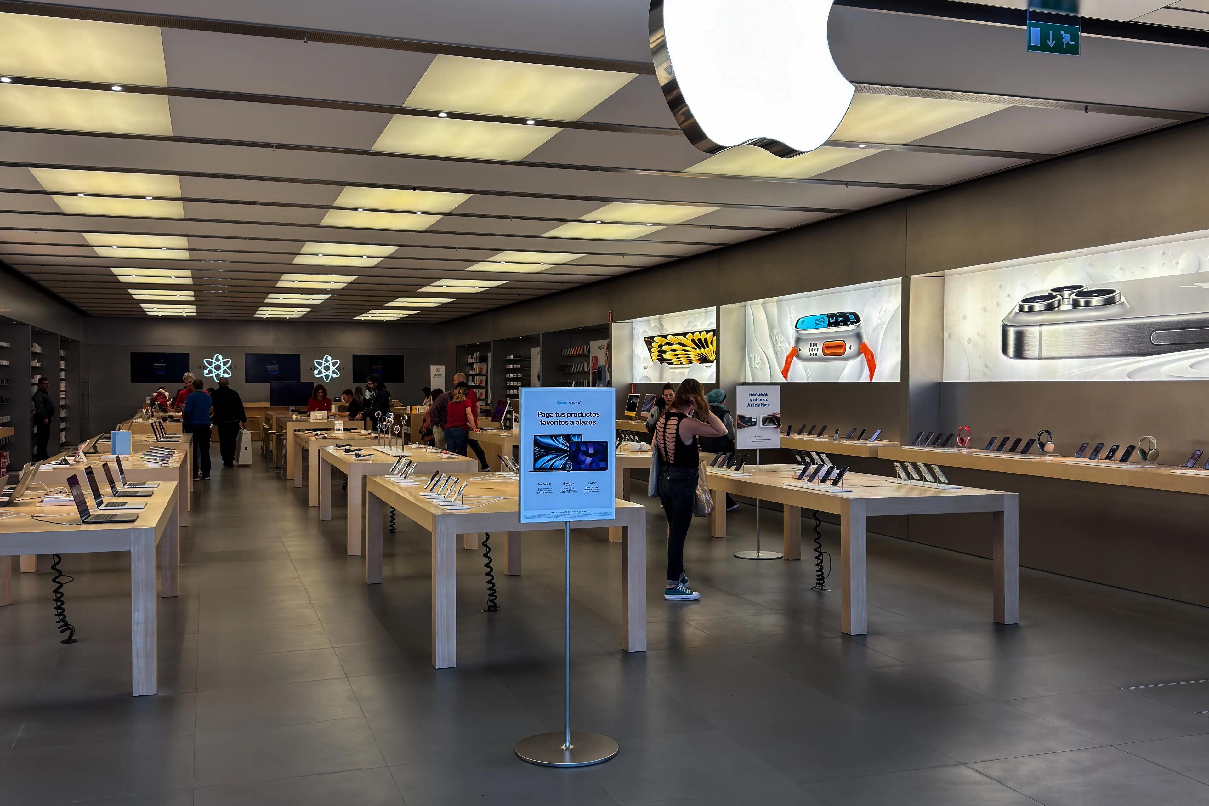 Heftige beelden onthuld van gijzeling Apple Store via bodycam gijzelaar