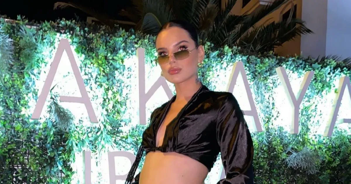 Famke Louise belachelijk gemaakt om bizarre outfit: 'Hoe kom je hierbij?'