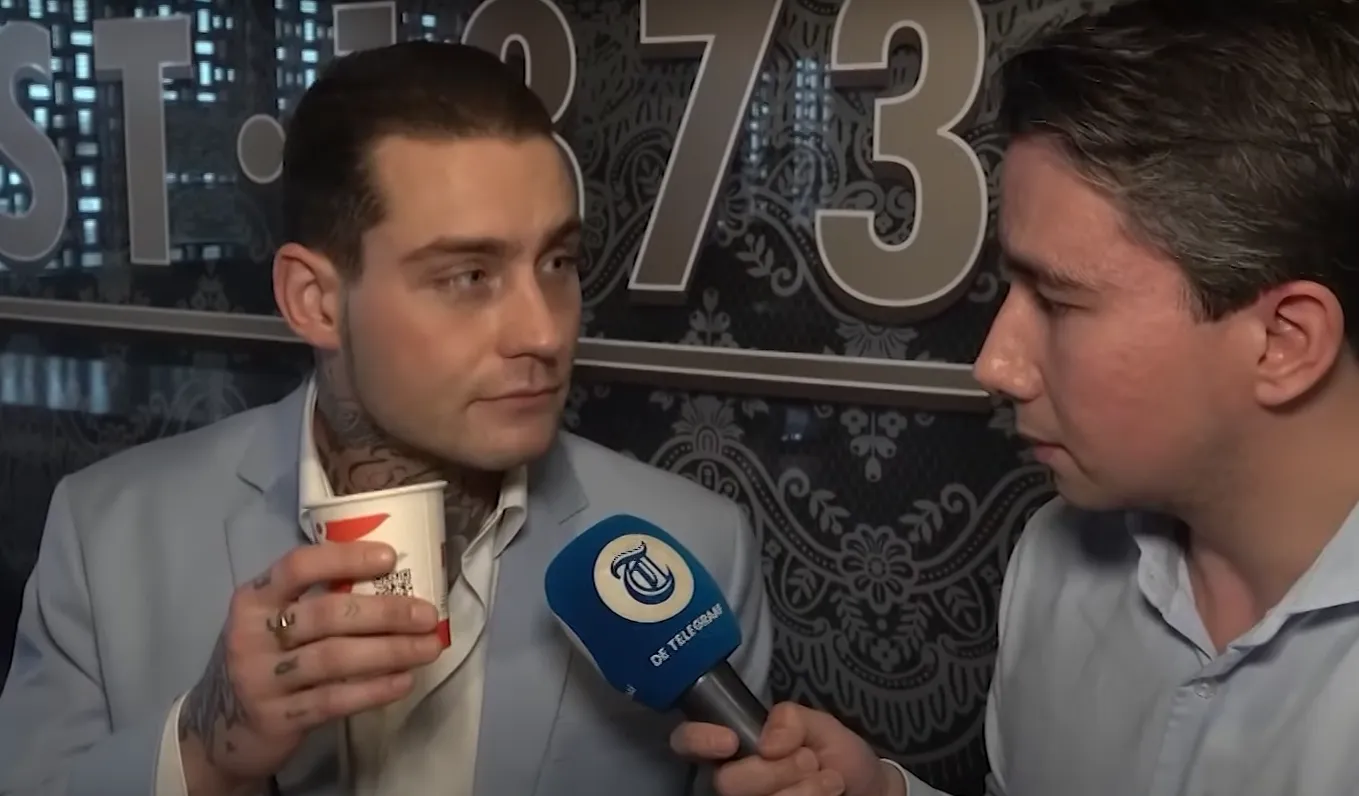 Douwe Bob pissig tijdens interview na vraag over dr*gs: 'Rattenstreken!' (VIDEO)