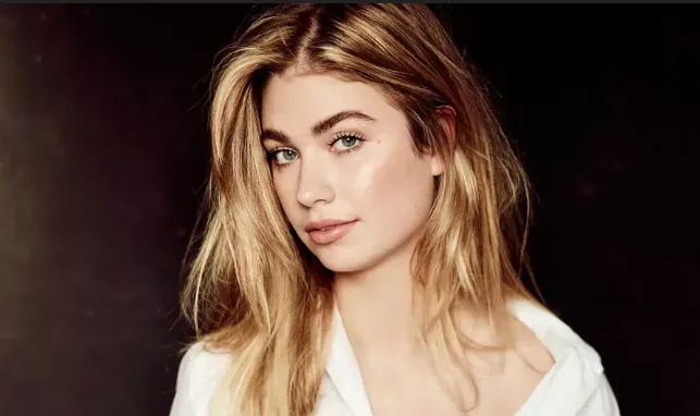 Wie is Roxy Dekker? Alles over Anne-Fleur vakantie, haar succes en TikTok