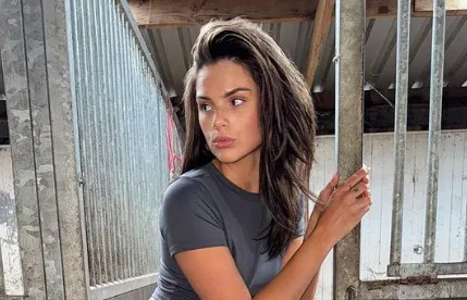 Meer spannende Famke Louise content online gezet