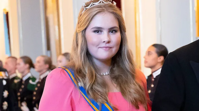 Prinses Amalia moest jaar lang onderduiken in buitenland na ernstige bedreigingen van criminelen (VIDEO)