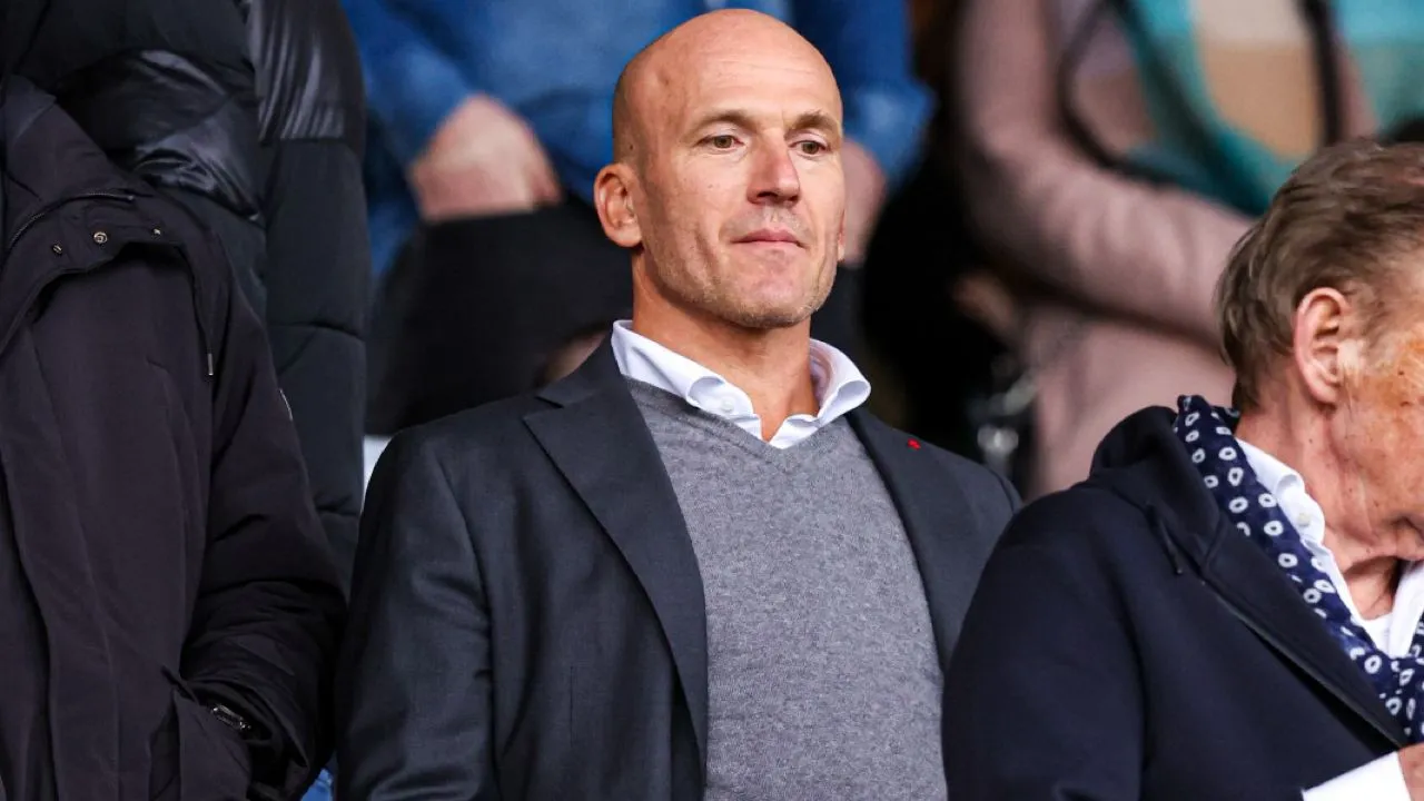 Ajax Directeur Kroes reageert op schorsing met statement
