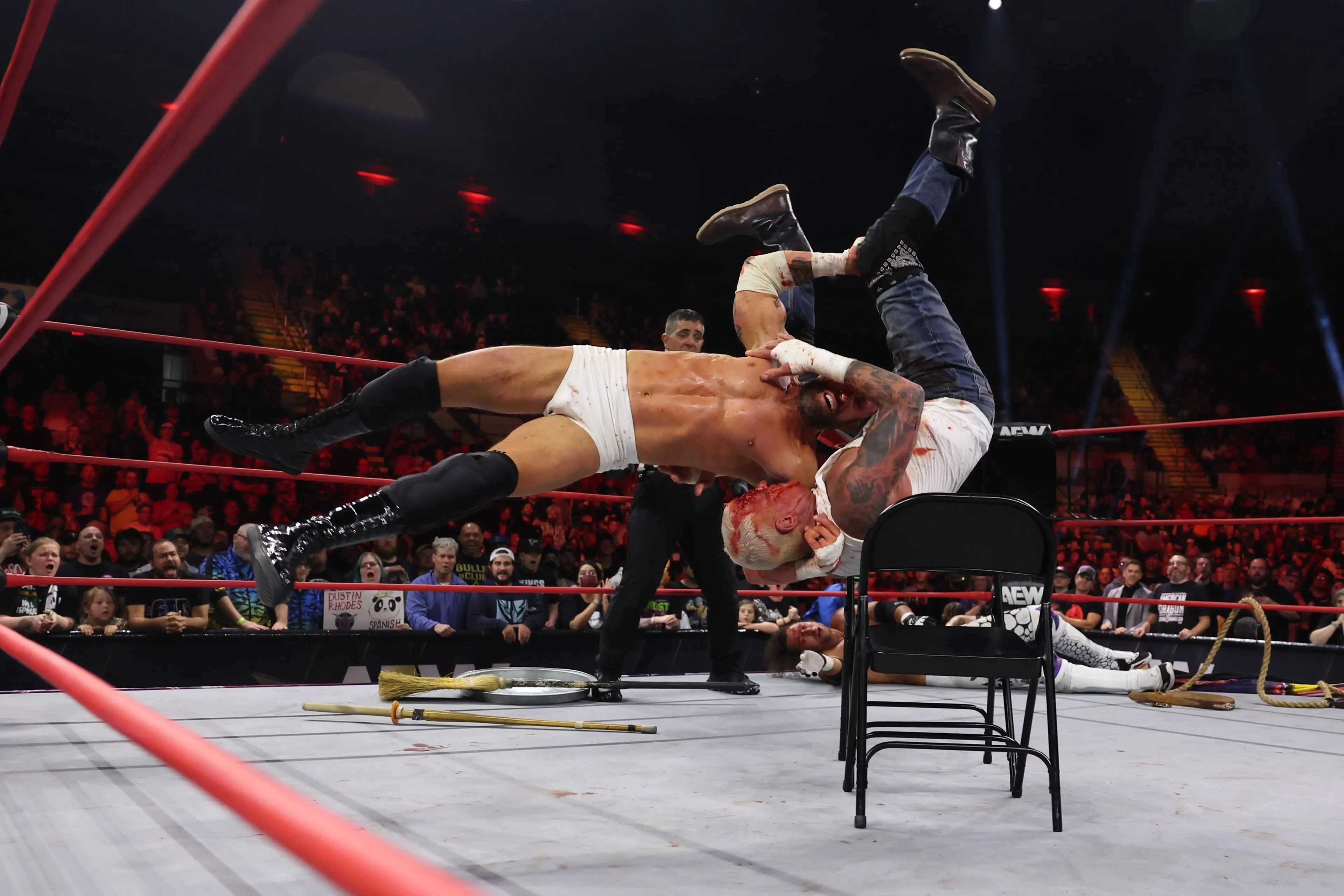 AEW Collision (21.9.24): Blutiger Bunkhouse Brawl + neue Grandslam-Matches fix
