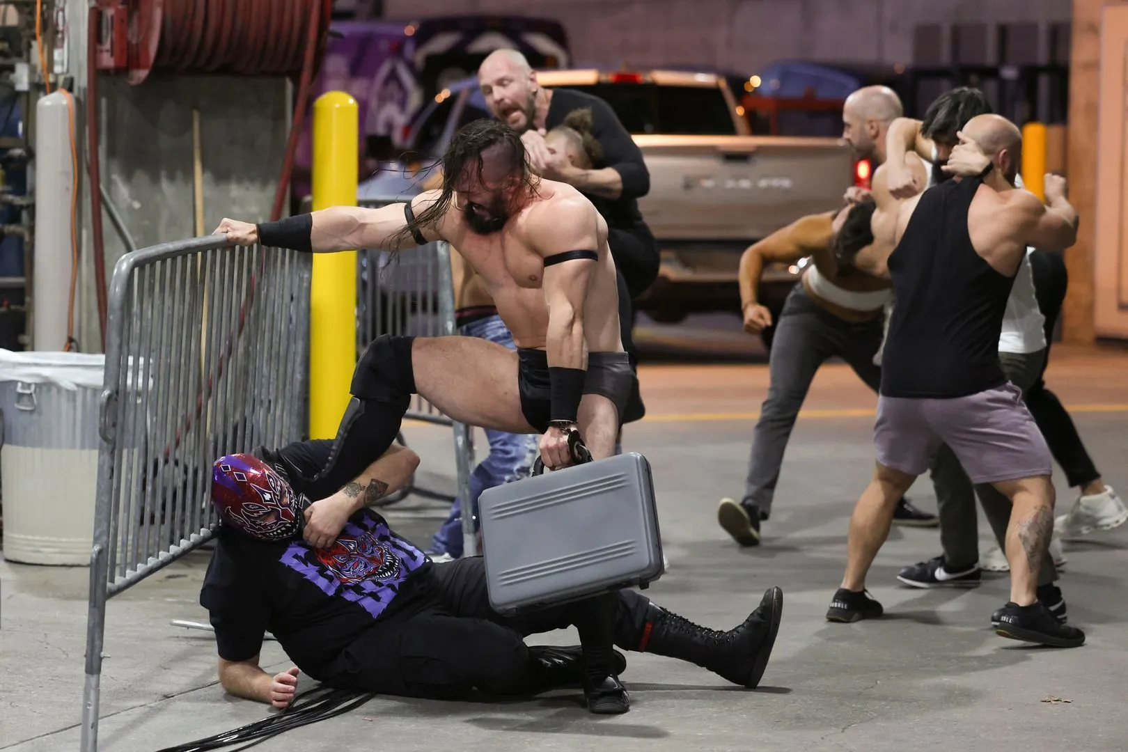 AEW Dynamite (16.10.24) Ergebnisse: Moxley bringt Chaos, Adam Cole will MJF