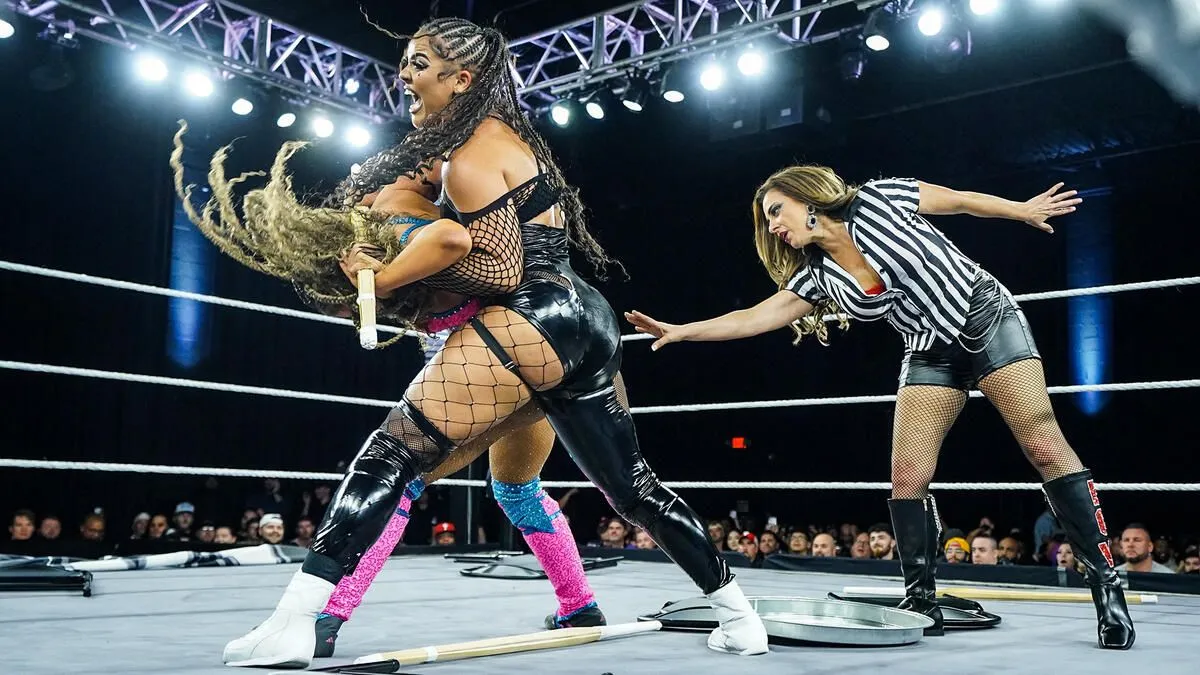 WWE-Podcast: Bloodline-Drama bei Raw, extreme Gaststars bei NXT