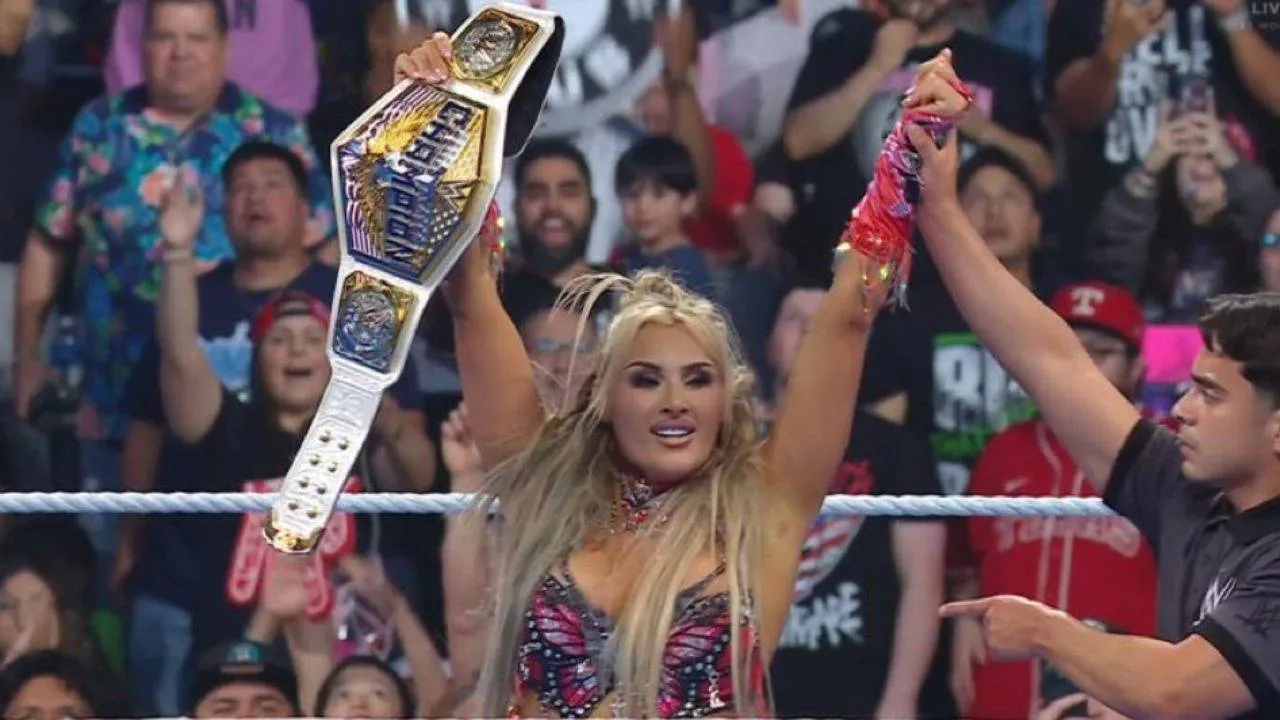 wwe_smackdown_tiffany_stratton_240426