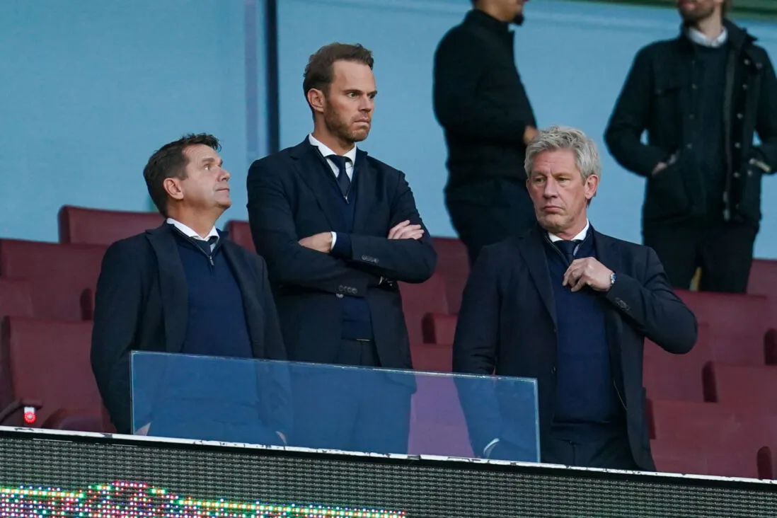 PSV-directie lijkt in te grijpen na historische ineenstorting