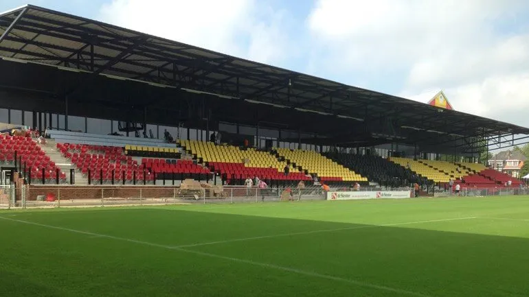 Analist adviseert PSV pijlen te richten op Deventer voor zomerse versterkingen