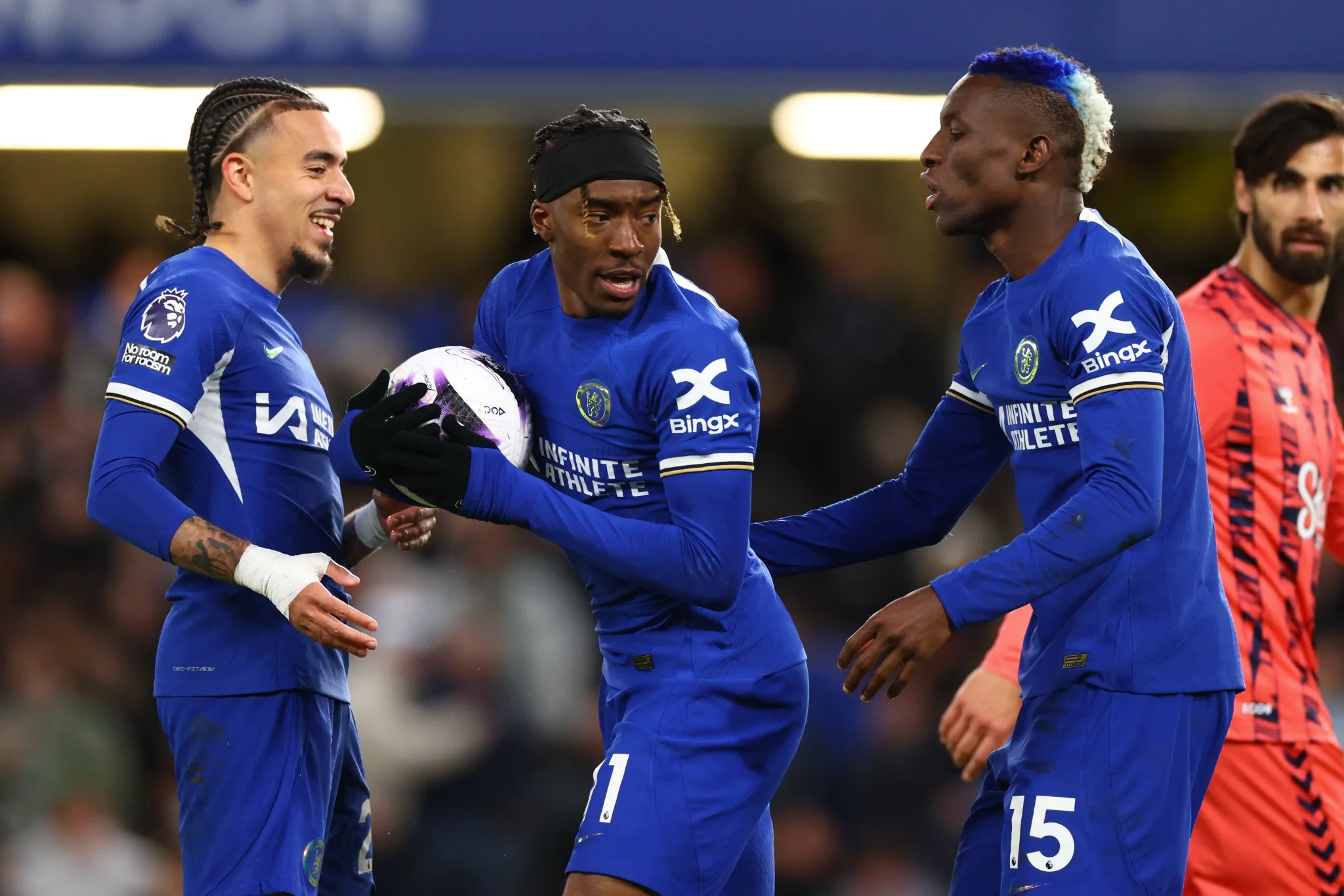 'Kinderachtige' ex-PSV'er Madueke verguist door Chelsea-fans na gênante penaltyruzie