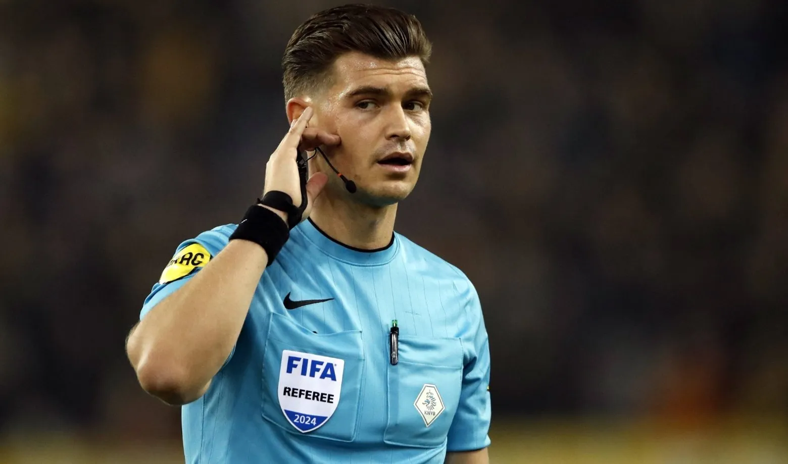 Furieuze reacties PSV-fans | 'Als Joey Kooij fluit gelden er andere regels', maar dat geldt ook voor Clay Ruperti