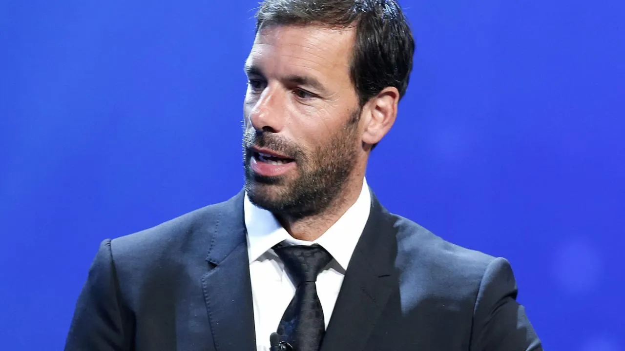 Geschokte Ruud van Nistelrooij bij Sunset Walk voor Edwin van der Sar