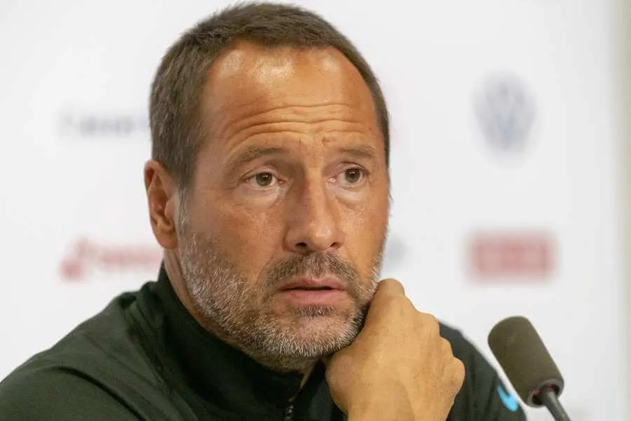 'Jaloerse' John van 't Schip ziet enorme verschillen tussen PSV en Ajax