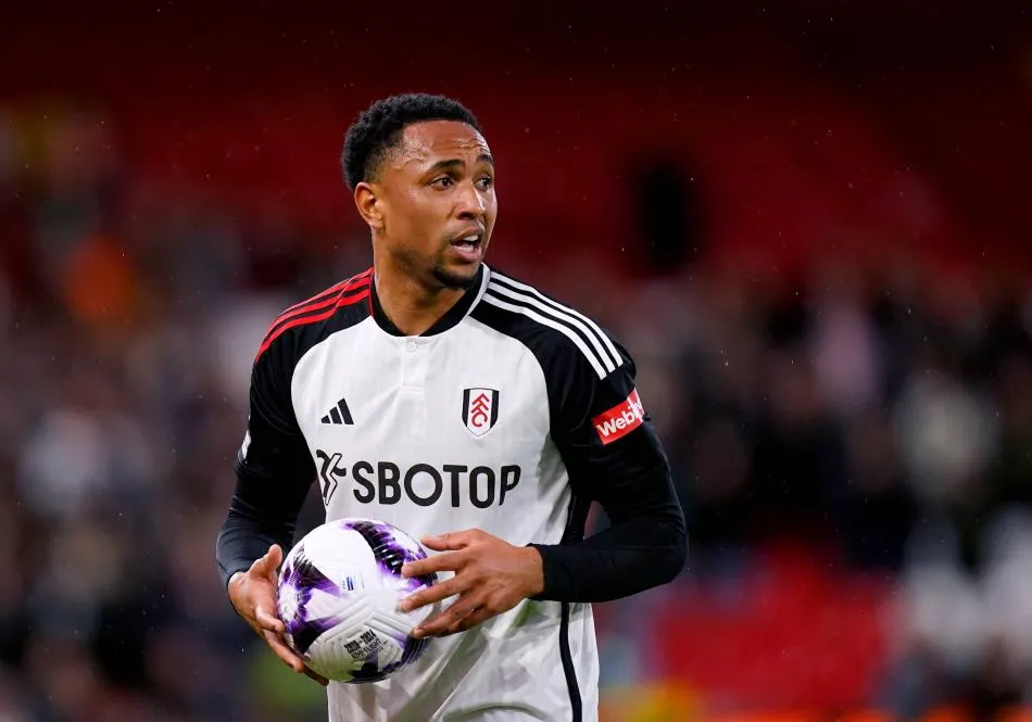 Veelzeggende reactie na vraag over PSV | Kenny Tete reageert op PSV-geruchten