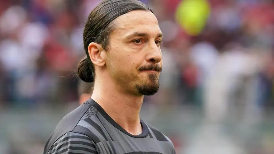 Zlatan Ibrahimovic verzoekt clubleiding AC Milan pijlen te richten op Mark van Bommel